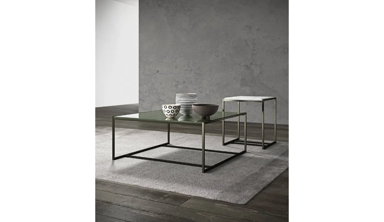 Tavolino Eulero con top in vetro o effetto marmo e base in metallo di Presotto