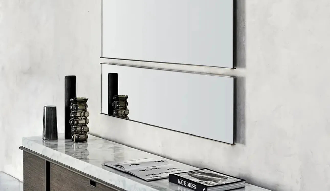 Specchio Dorian con inserto in pelle di Arketipo