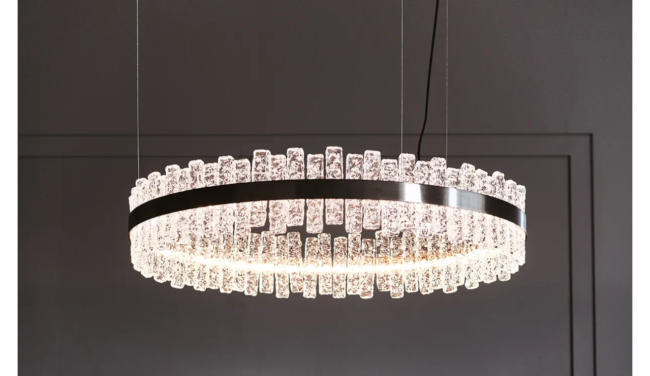 Lampada a sospensione dalla forma tonda in acciaio con elementi in vetro satinato Phoenix di Cattelan Italia
