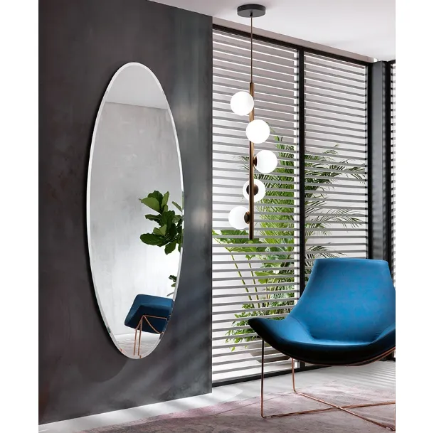 Lampada a sospensione Twist SV5 in metallo con bulbi in vetro bianco satinato di Riflessi