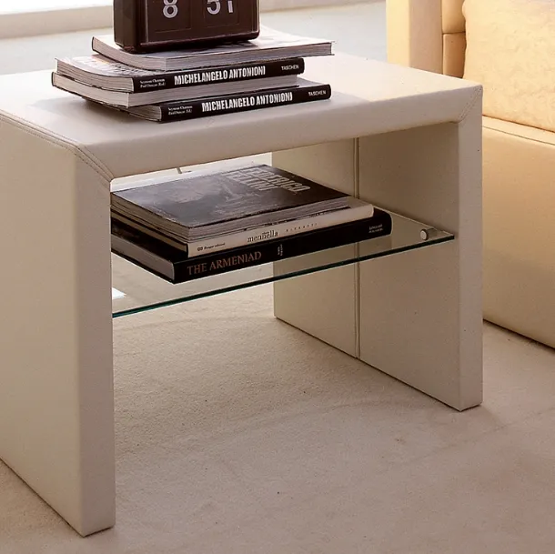 Comodino in legno rivestito in pelle Dorian di Cattelan Italia