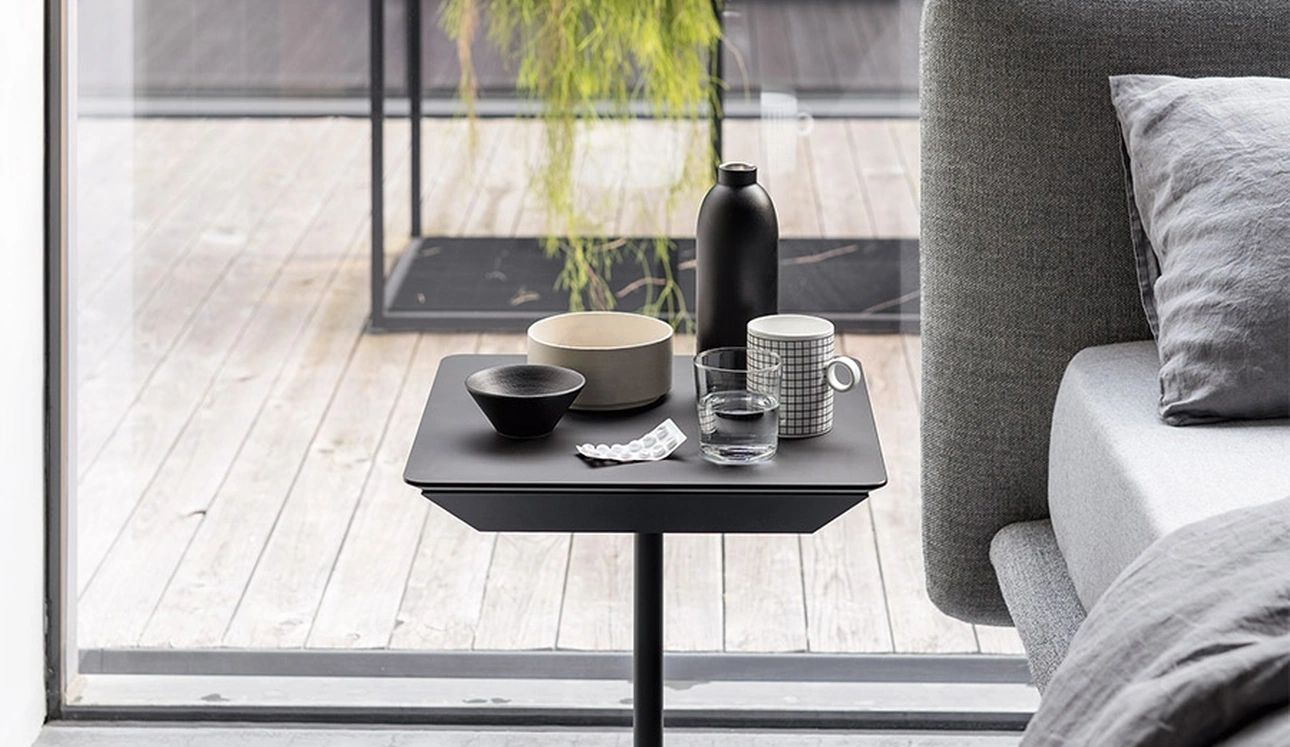 Comodino Tag in laminato di Kristalia