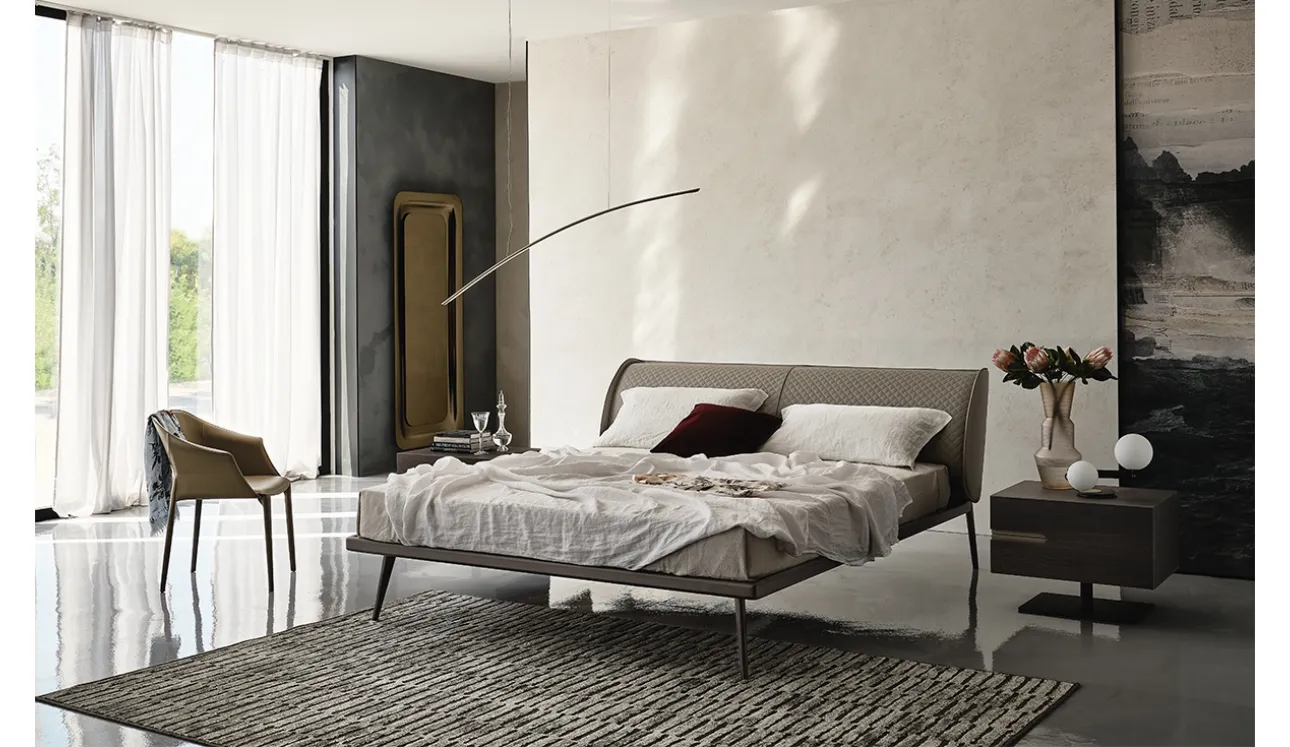 Letto imbottito con testiera in tessuto trapuntato Ayrton di Cattelan Italia
