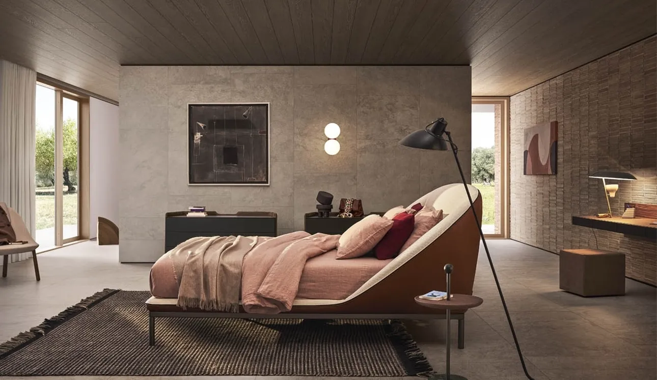 Letto in tessuto con testiera avvolgente Domenica di Pianca