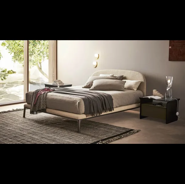 Letto in tessuto con testiera Rada di Pianca