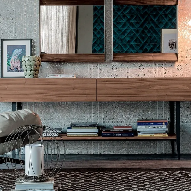 Madia in noce con gambe in metallo Horizon di Cattelan Italia