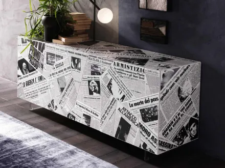 Madia Century in legno con decoro fogli di giornale di Riflessi