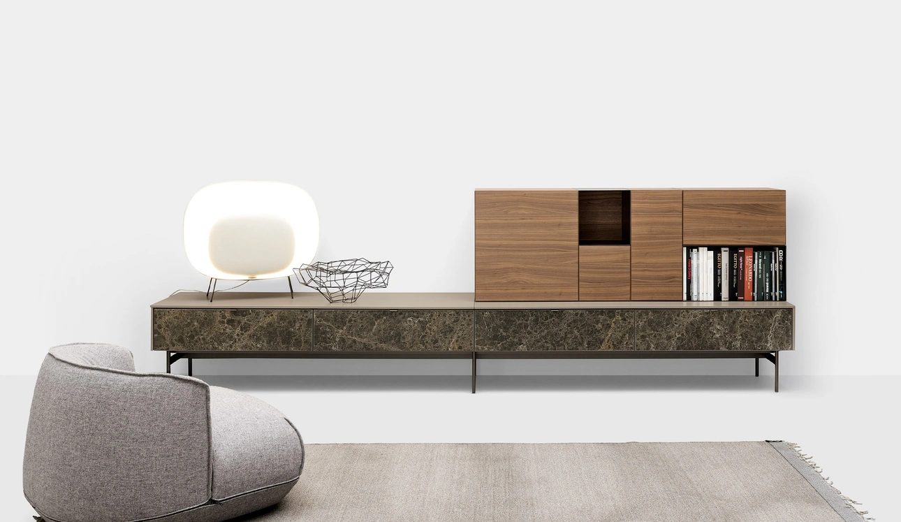 Mobile Porta Tv Avenue System On Metal Feet di Kristalia