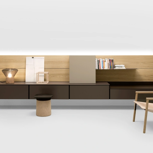 Mobile Porta Tv Avenue System Suspended di Kristalia