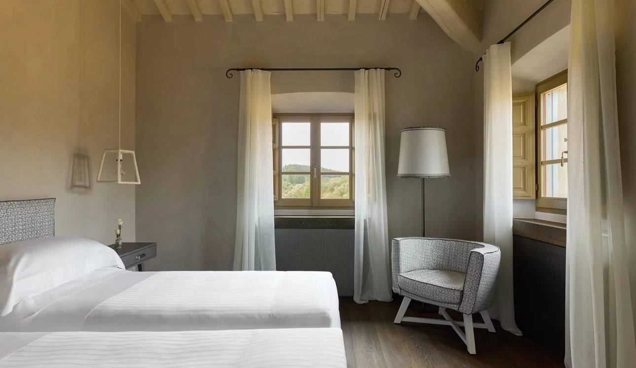 Poltroncina Gray imbottita di Gervasoni