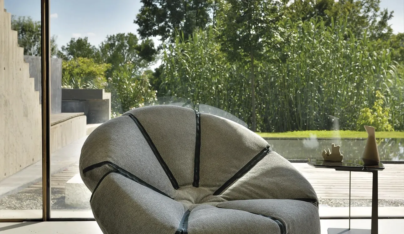 Poltrona di design a forma di fiore in tessuto Lol:) di Arketipo
