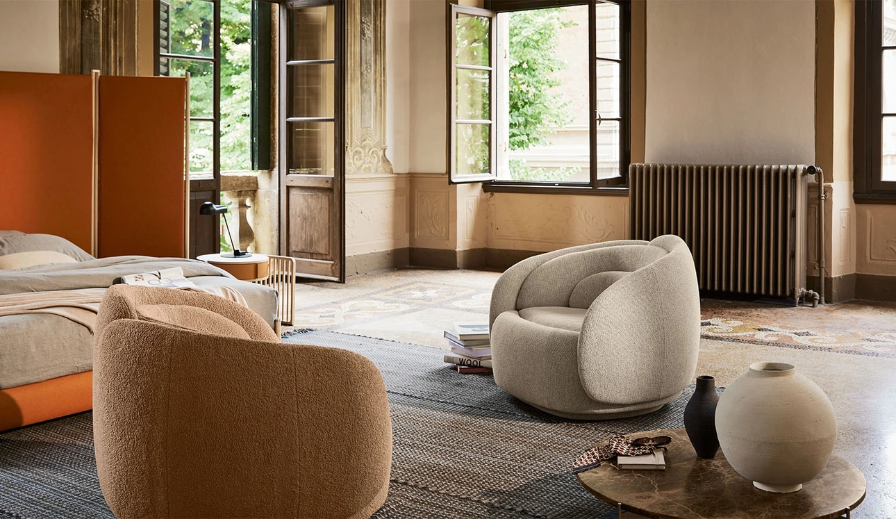 Poltroncina Peonia in tessuto imbottito di Pianca