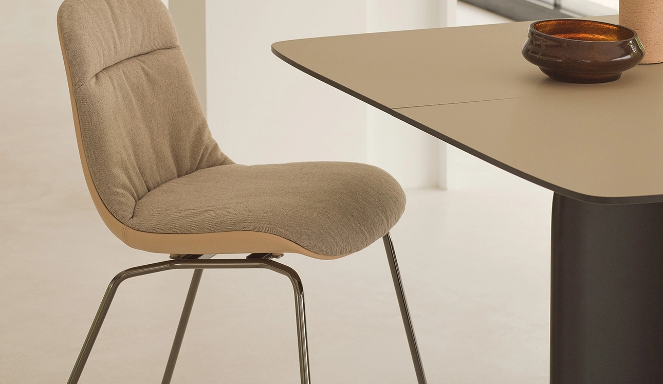 Sedia Elephantino di Kristalia