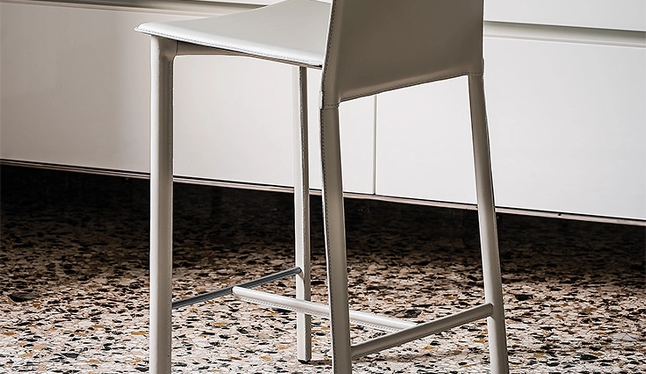 Sgabello in cuoio Cliff di Cattelan Italia