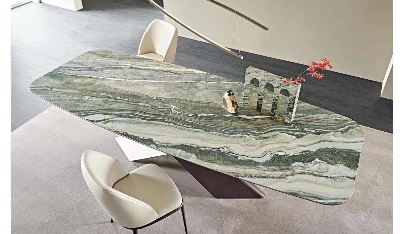 Tavolo con base in metallo e piano in ceramica Tyron Keramik di Cattelan Italia