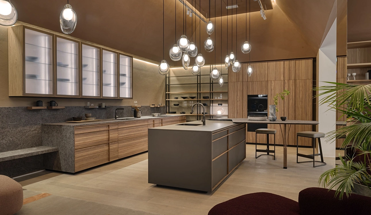 Cucina Design Archigraphica in Noce e top in Granito di Valcucine