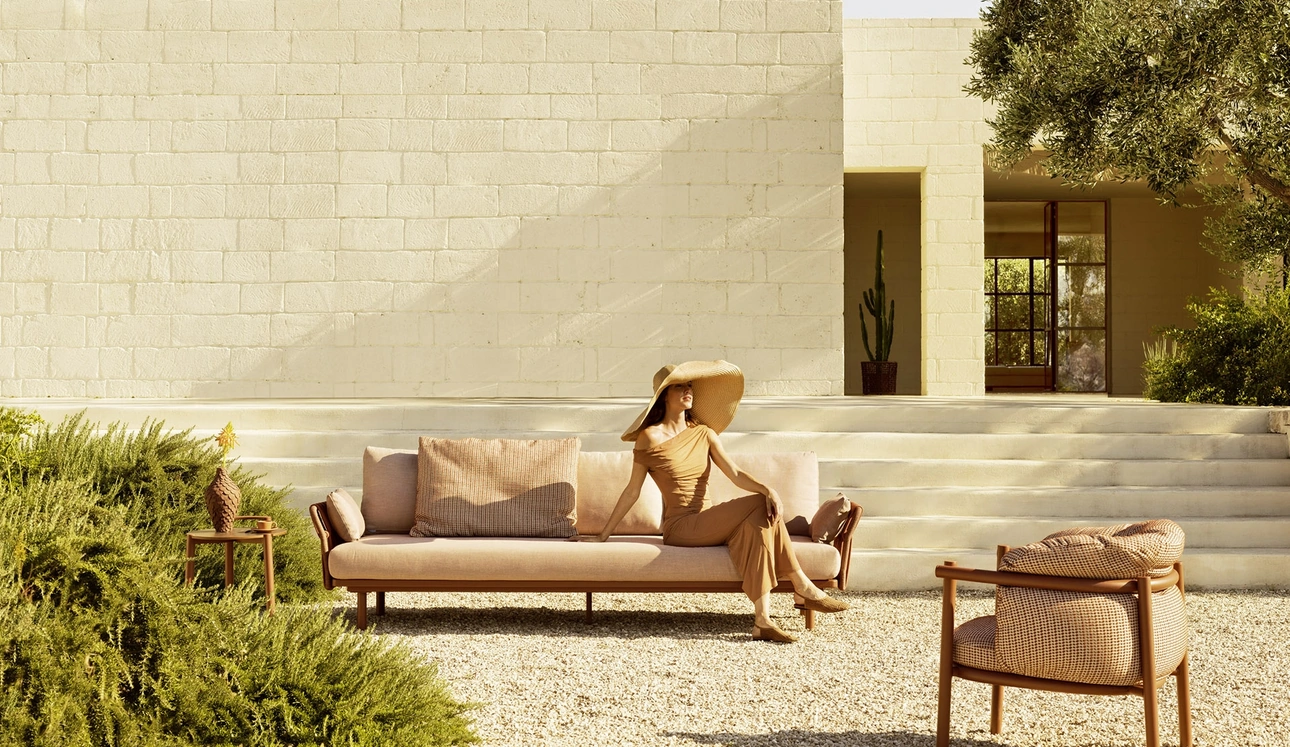 Salotto da esterno Allegra in alluminio e tessuto di Varaschin