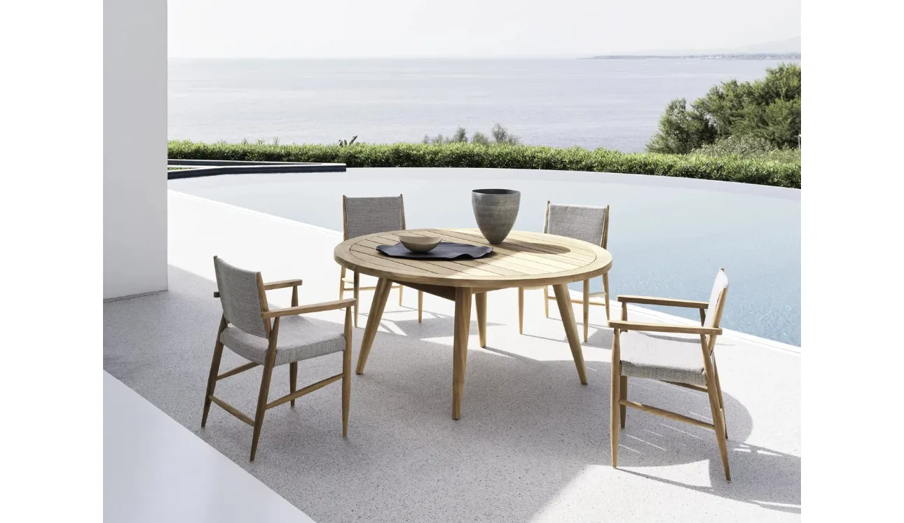 Tavolo rotondo Eidos in teak di Gervasoni