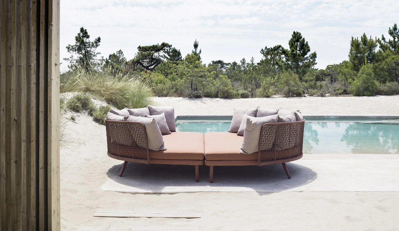 Divano Emma Daybed Compact in fibra intrecciata di Varaschin