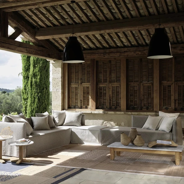 Divano Ghost Out di Gervasoni