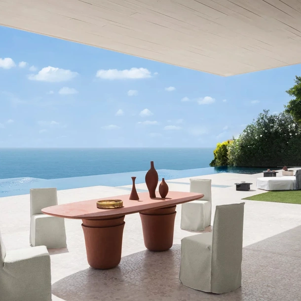 Tavolo in terracotta Kasane di Gervasoni