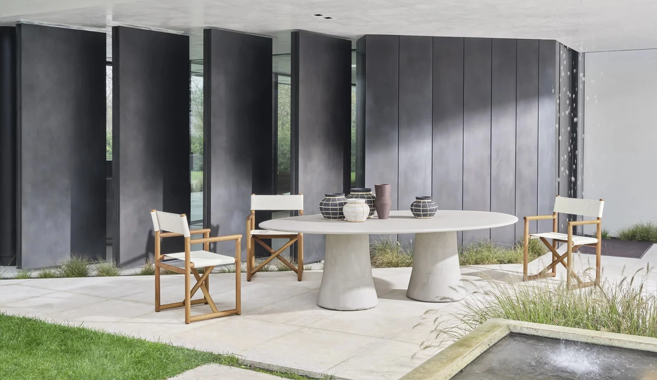 Tavolo Noa in resina spatolata di Gervasoni