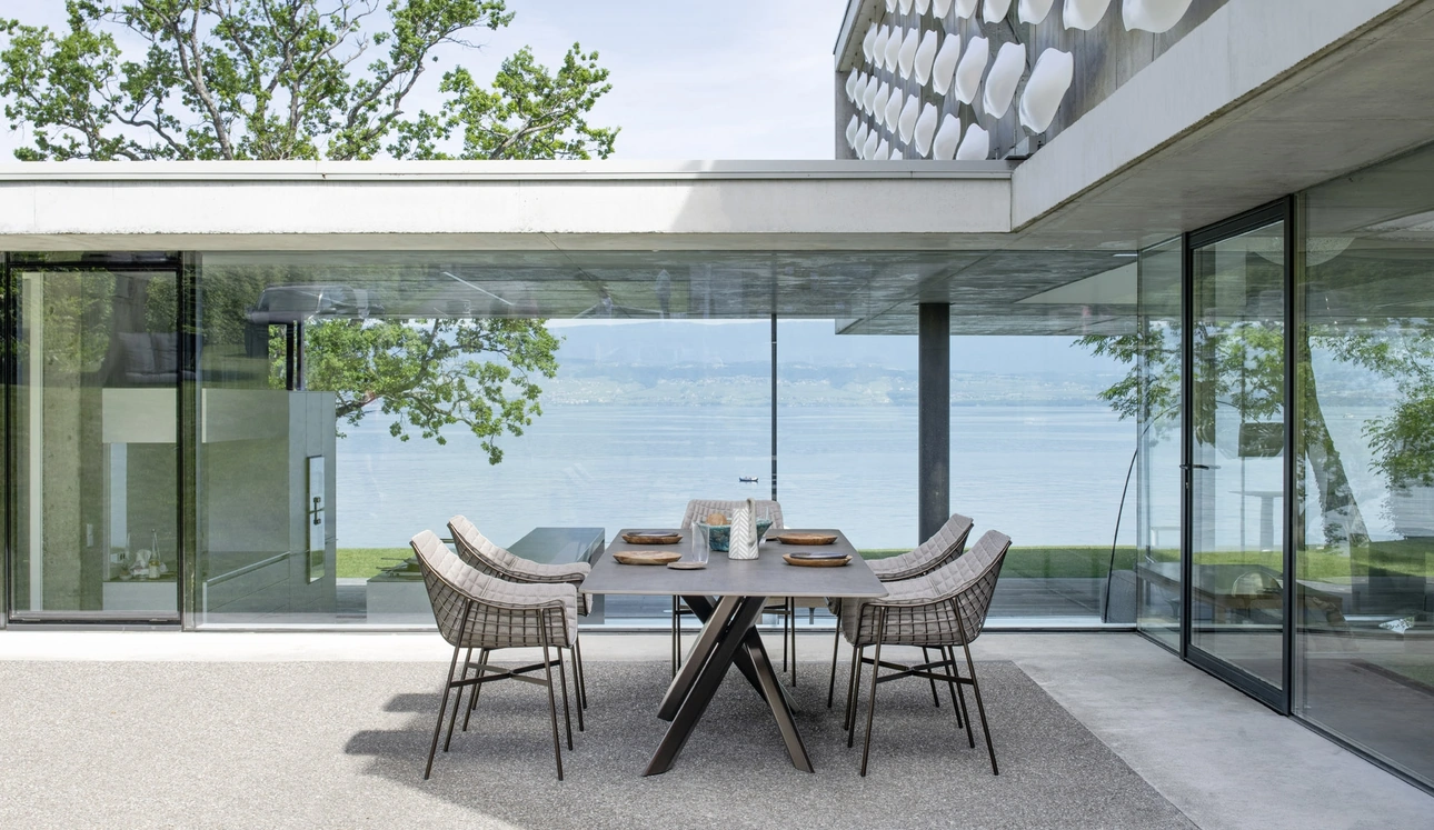 Sedia Summer Set Poltroncina in metallo e tessuto di Varaschin